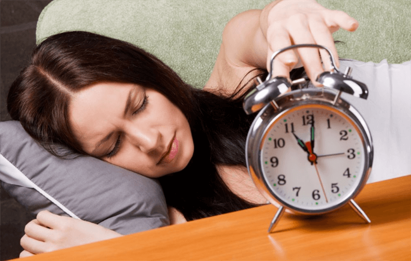 Từ bỏ thói quen ngủ muộn và dậy sớm
